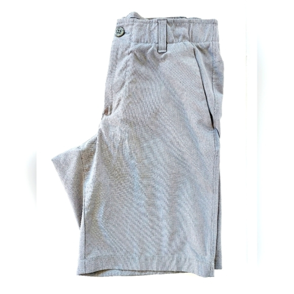 Grey Flat Front Golf Shorts Size 30 9" inseam‎ Under Armour style #1309551